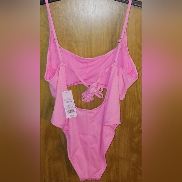 🩱NWT WOMEN'S BATHINGSUIT🩱 - Picture 2 of 3